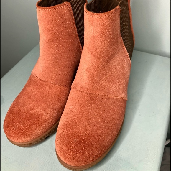 LIKE NEW Sorel Joan of Arctic Chelsea II Wedge Bootie - Picture 3 of 7